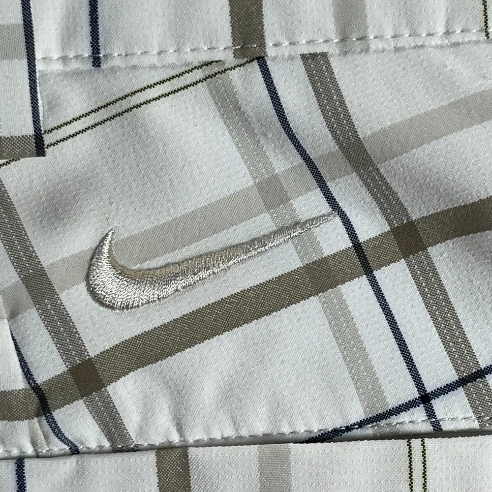 Nike Golf Dri-FIT Plaid Shorts Mens 36 White Gray Performance Golf Flat Front
